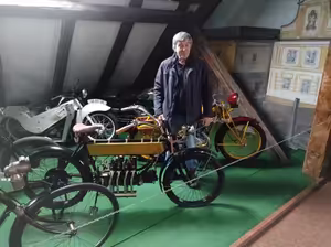 V období první republiky u nás bylo evidováno zhruba 130 výrobců motocyklů, říká jejich sběratel Zdeněk Bálek