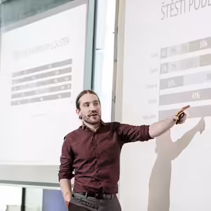 Tvoříme Evropu s Martinem Buchtíkem: "Analýzy umožňují porozumět tomu, jak funguje společnost. Češi jsou extrémně kritičtí"