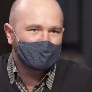 Smrt jsme vytěsnili, je nám lhostejná. Teď upřednostňujeme sebe, covid mění morálku lidí, říká Šusta