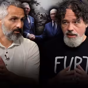 Soltész vs. Foltýn: Fico sa pred Putinom plazí viac než Husák pred Brežnevom.