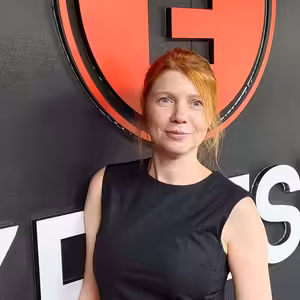 Erika Hníková: Série Medvěd se dostává blízko k lidem i medvědům, dokumentární režií se v Česku neuživím