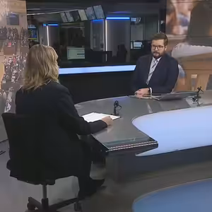 Co přinesl týden v politice: novely školského zákona, poslance čekají mimořádné schůze, zrychlené projednávání zákonů (25. 4. 2025)