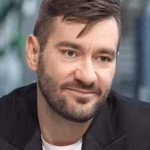 Jsem zlomenej, nikomu jsem neublížil, píseň byla nadsázka. Janečkův i Řezníkův projev byl nevkusný, říká Ztracený