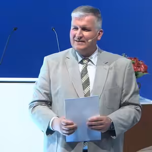 Václav Vondrášek • Parta velkých šéfů nebo rozsvícená žárovka