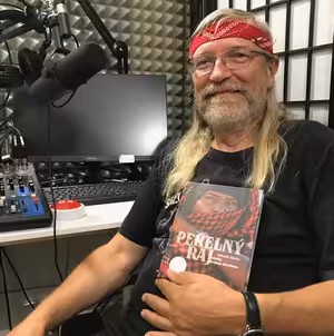 „Vyhľadávam miesta, ktoré civilizácia ešte nezhumpľovala,“ hovorí cestovateľ Mikuláš Sliacky