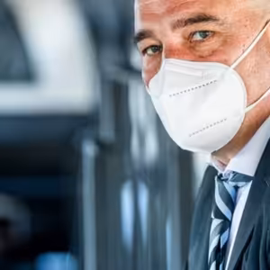 Pacienti jsou čím dál více informovanější, říká ředitel VZP ČR Zdeněk Kabátek