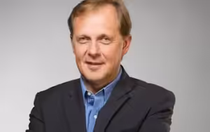 Generální ředitel České televize Petr Dvořák o kanálu ČT3 určenému seniorům pro Rádio Z: Snažili jsme se poskládat kultovní věci z našeho archivu, ale prokládáme je informačním servisem zaměřeným pro seniory