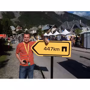 #229 Rozhovor s Tomášom Macekom o Grand Tour bubline a knižných storočniciach