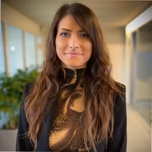 Karolína Barchánková: Dřív jsem byla „fiflena na podpatcích“, teď vyrábím obrazy z mechu