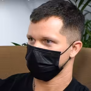 [Hacker Zdravia] Joga bola tajné učenie výlučne pre mužov. Na sviečky, relax či vegetariánstvo zabudni