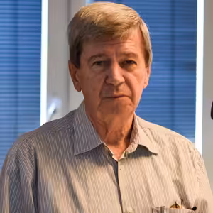 Eduard Kukan - Britské voľby sú osobnou prehrou Mayovej. Nemala auru.