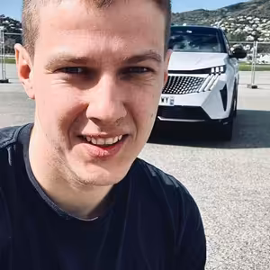 Nový Peugeot E-3008 na vlastnej koži: Prémiovky majú tvrdú konkurenciu