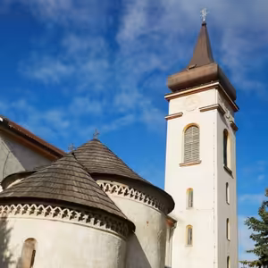 "Vy ste vyvolený rod, kráľovské kňazstvo, svätý národ; aby ste zvestovali slávne skutky toho, ktorý vás z tmy povolal do svojho obdivuhodného svetla."