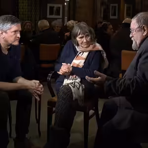 .pod lampou v Lucerne: Charta po 40 rokoch