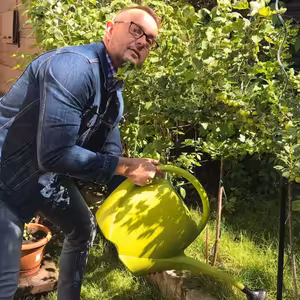 #15 Prečo má sused zelenšiu trávu? S Rasťom Sopkom o zelenej energii a digestáte. A aj vaša tráva bude zelená...