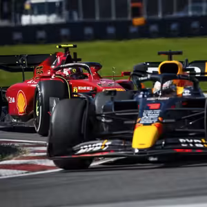 InstaPokec z Kanady: Jak Red Bull porazil rychlejší Ferrari & BONUS o politickém napětí v zákulisí