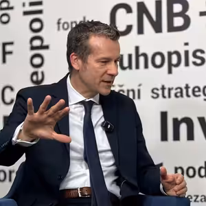 Investiční příležitosti pro rok 2025: Hodnotové firmy a za určitých podmínek emerging markets v čele s Čínou, říká stratég Carsten Roemheld z Fidelity International