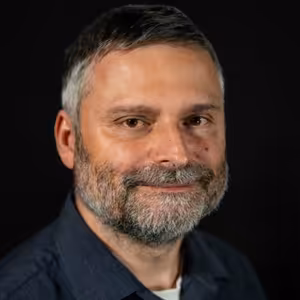 MUDr. Jan Peregrin: Hluboká mozková stimulace tlumí klinické projevy Parkinsonovy choroby