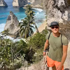 Jak CESTOVAT LEVNĚ a efektivně s Lukášem Novákem