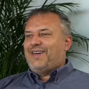 Jeho exkluzívne vína vyhrávajú súťaže v Paríži. Na fľašu za 3 eurá môžeš zabudnúť