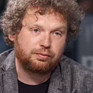 Klusák: Predátor herečku oslovil v obchodě, poslala ho někam. Policie řeší už 52 lidí