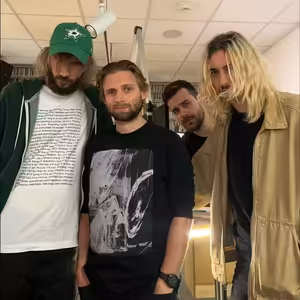 Reflektor #224: post-letní únava s post-hudbou na posteli z palet