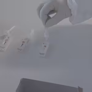 Testování zaměstnanců příspěvkových organizací města Mostu v budově knihovny.