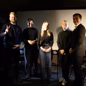 Proč nás baví dezinformace? Poslechněte si záznam z živého nahrávání našeho podcastu Tvoříme Evropu