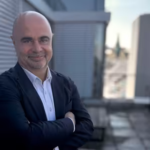 Startupy jsou pro ekonomiku totéž co včely pro přírodu. Je potřeba opylovat a zasévat a pak postupně sklízet, říká andělský investor Petr Šíma