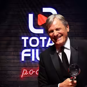 Viggo Mortensen přímo z červeného koberce! | KVIFF 58