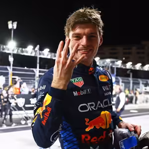 GOAT Verstappen? Roztržka vo Ferrari a Vegas pikošky | EisKing DEBRIEFING 22/24