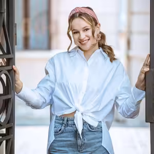 Pavlína Púpalová bola súčasťou tímu BB FM rádia. Dnes si buduje hereckú kariéru a rozhodne sa jej darí