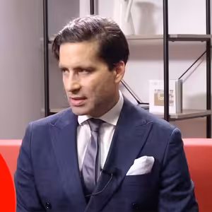 Konec zlých časů. V příštím roce bude líp, odhaduje ekonom