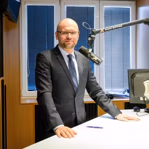 Richard Sulík - Jozef Holjenčík roky kontroloval sám seba