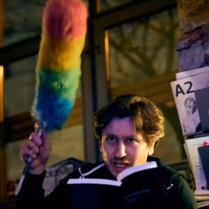 Pavel Novotný čte celý večer Gerharda Rühma