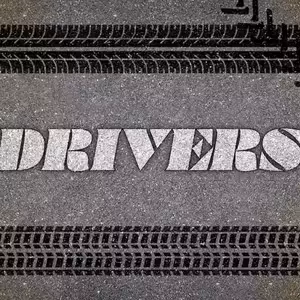 DRIVERS | Michal Gregor a Tomáš Nezmeškal v novém podcastu o autech