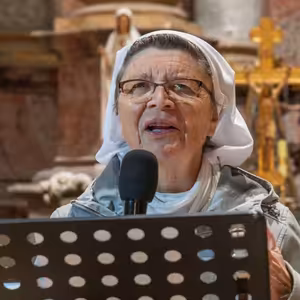 Milosť prítomnej chvíle - ako žiť v Božej prítomnosti - sr. Dária Miezgová