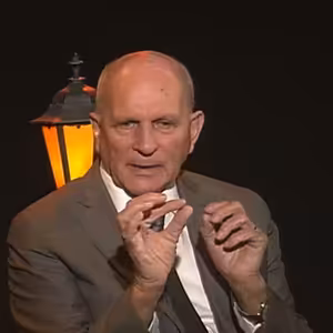 .pod lampou s Františkom Mikloškom: Novelou ústavy sme ponížili ľudí a ohli európske pravidlá