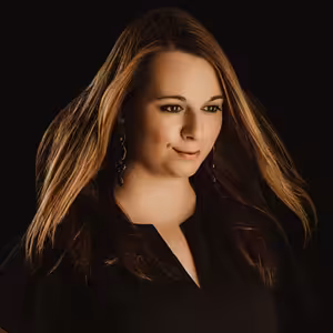 TAM - TAM podcast #8: Ashena Brennerová, písničkářka