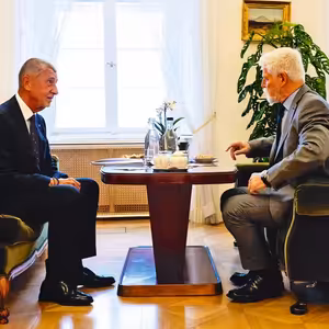 Koho vláda vyšle do souboje s Pavlem? Kampaň jako další fáze sporu