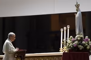 PODCAST - Lev XIV. vedl modlitbu růžence za mír ve světě: mějte odvahu k odzbrojení!