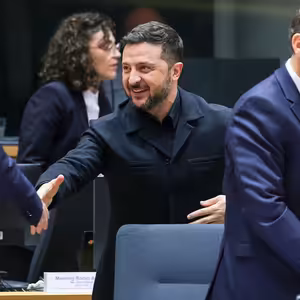 Klíčový summit v Bruselu rozhodne, jestli se Ukrajina v příštích dvou letech ubrání Rusům