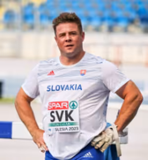 51 KOSÍM SI VLASTNÝ VRHAČSKÝ SEKTOR - Lomnický Marcel - hod kladivom