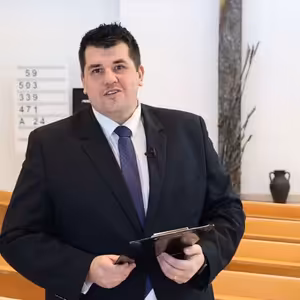 Zlé premáhaj dobrým